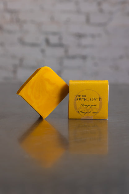 Rouge Zesté – Savon SAF 11% au Baobab | Énergie & Éclat Peaux Métisses à Noires